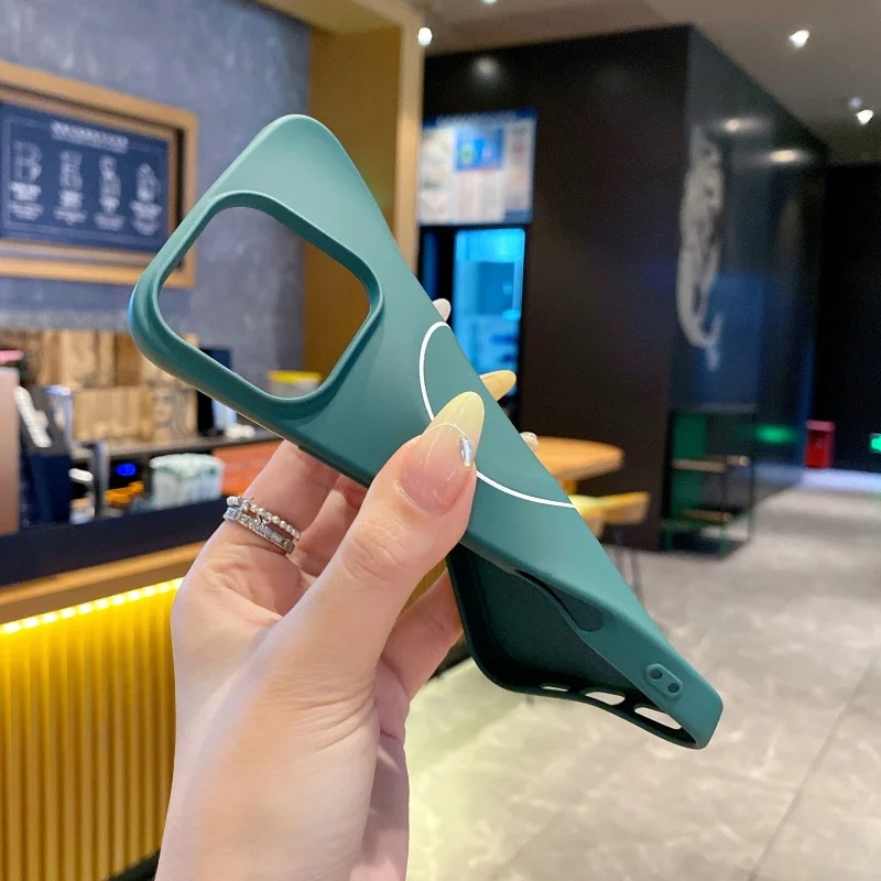 Magnetic Silicone Protective P - Apple Iphone 16 recension och pris